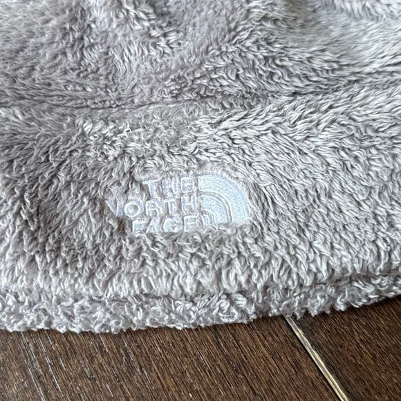 The north face youth beanie toboggan size medium gray fuzzy warm cozy ski snow w - Picture 2 of 7